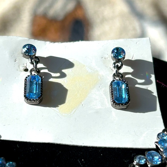 Beautiful Blue 2 PC  Chandelier Necklace and  Earring New Loaded Glitz - Picture 5 of 13